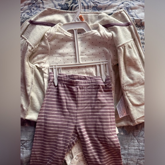 Baby Girls bundle of 3 outfits 12 months - Picture 3 of 10